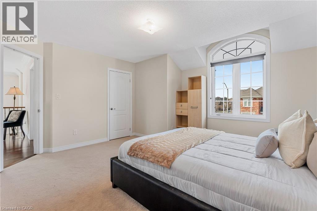 Photo 26 of 3308 Granite Gate, Burlington ON