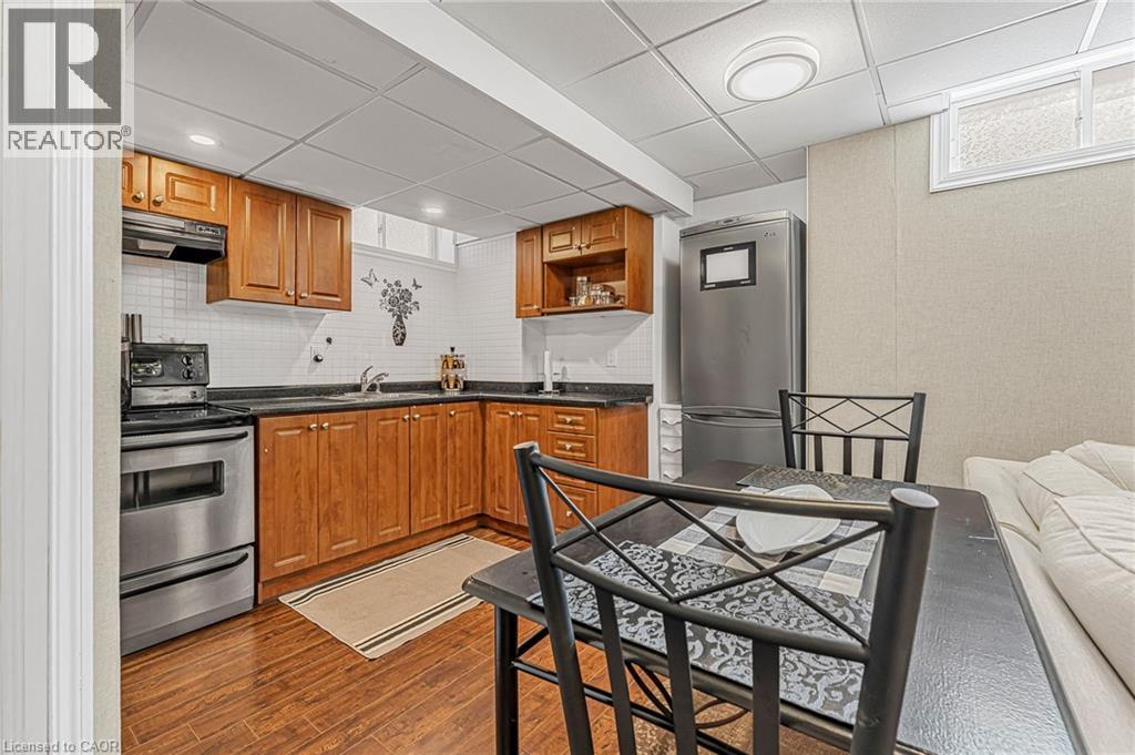 Photo 36 of 3308 Granite Gate, Burlington ON