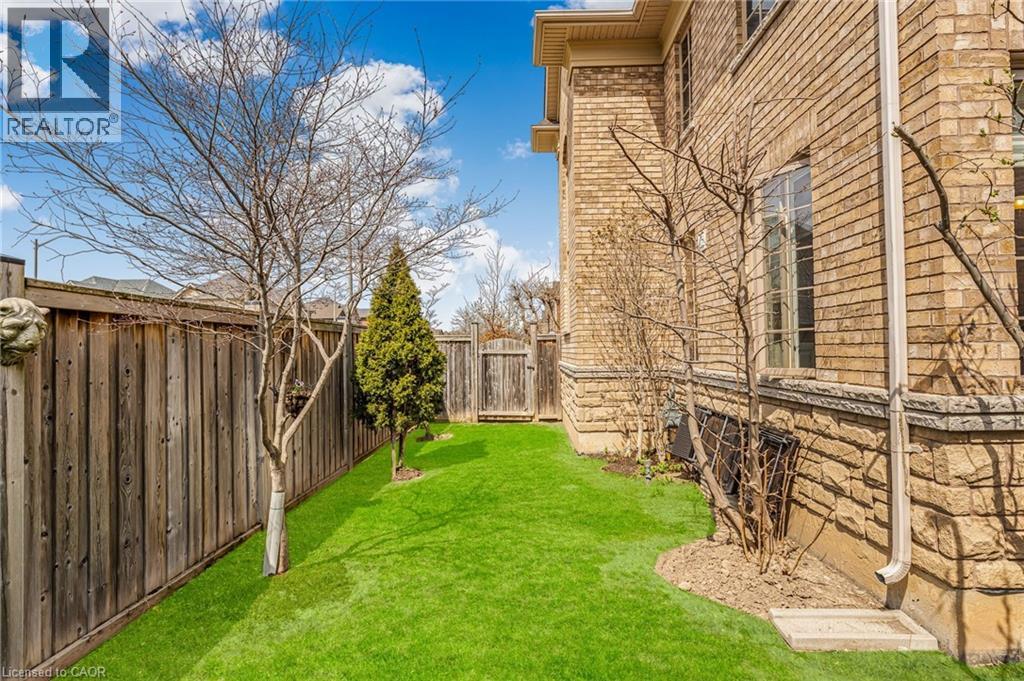 Photo 47 of 3308 Granite Gate, Burlington ON