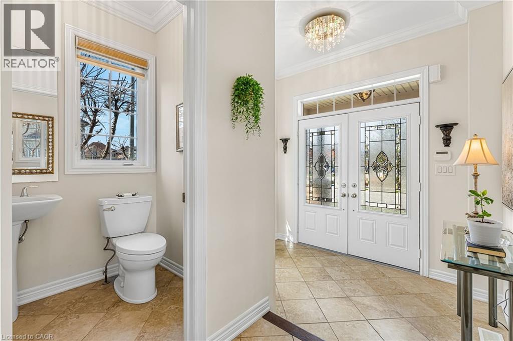 Photo 7 of 3308 Granite Gate, Burlington ON