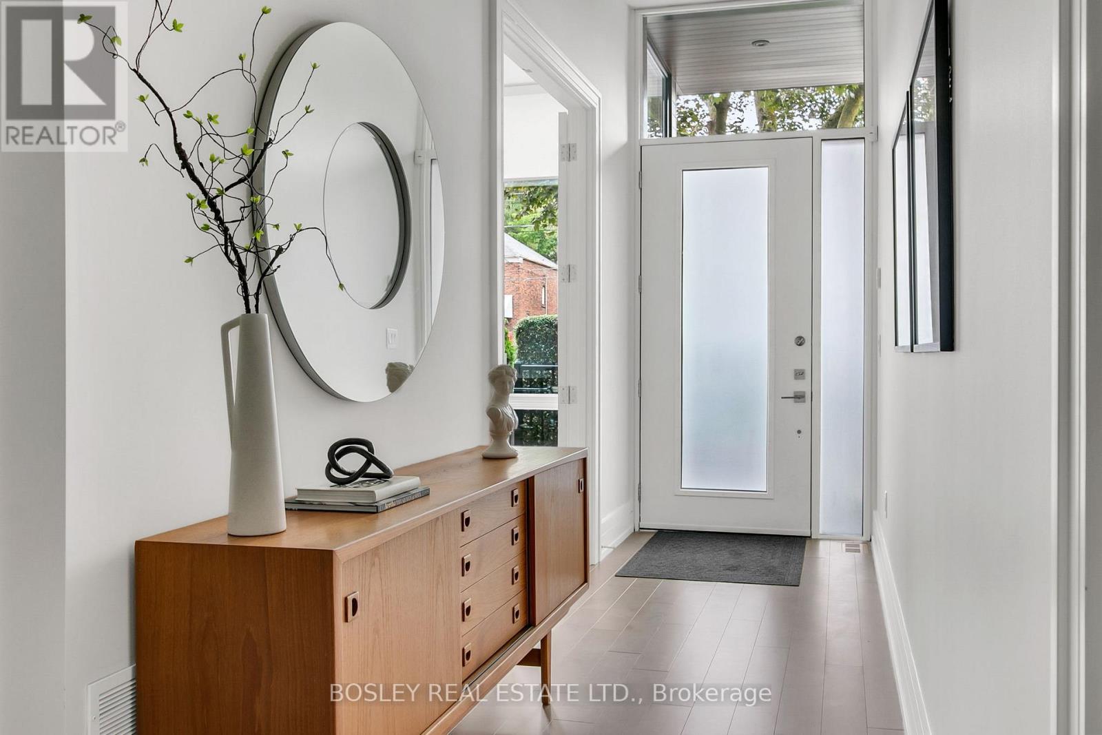 Photo 4 of 1144 Broadview Avenue, Toronto ON