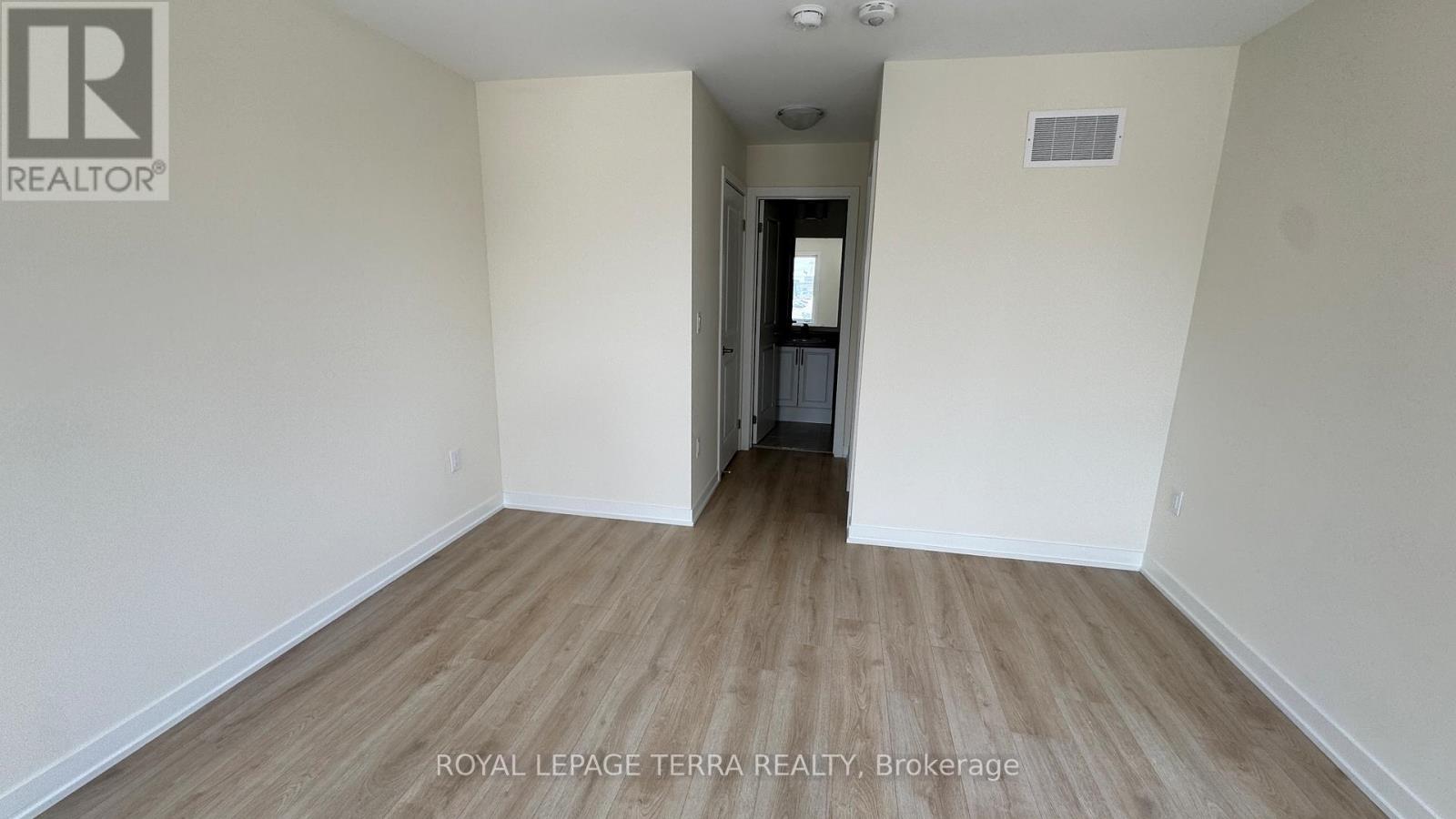 Photo 15 of 111 1695 Dersan Street, Pickering ON