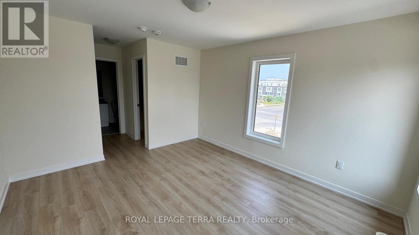 Photo 16 of 111 1695 Dersan Street, Pickering ON