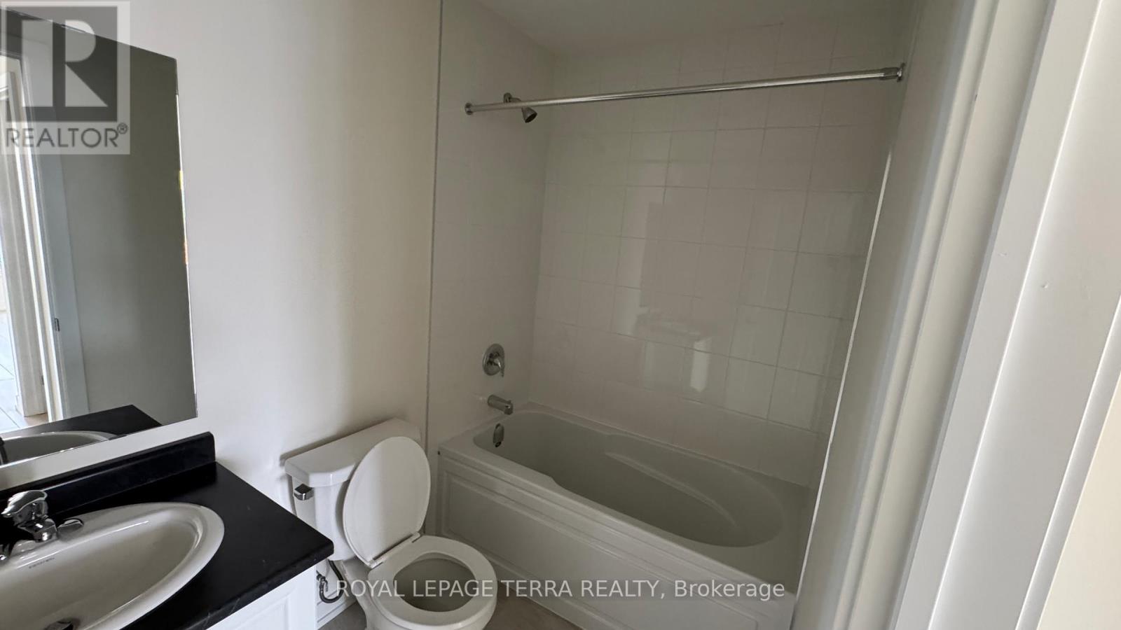 Photo 18 of 111 1695 Dersan Street, Pickering ON