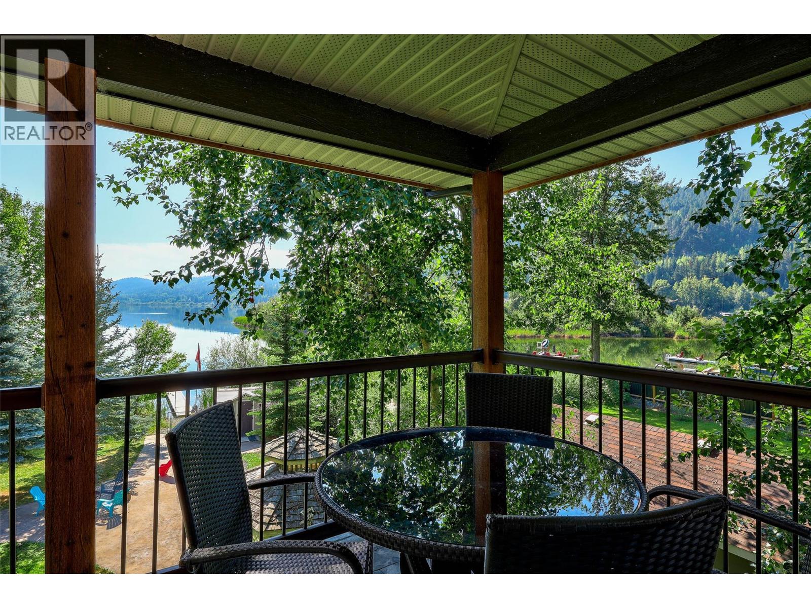 3060 MAQUINNA Road, Kamloops