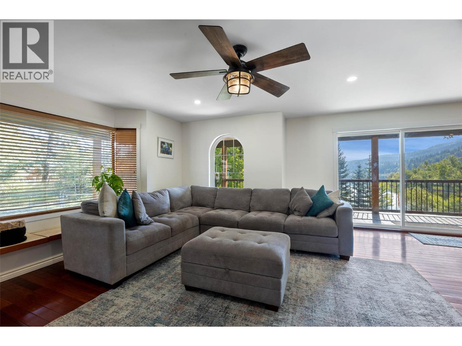 3060 MAQUINNA Road, Kamloops