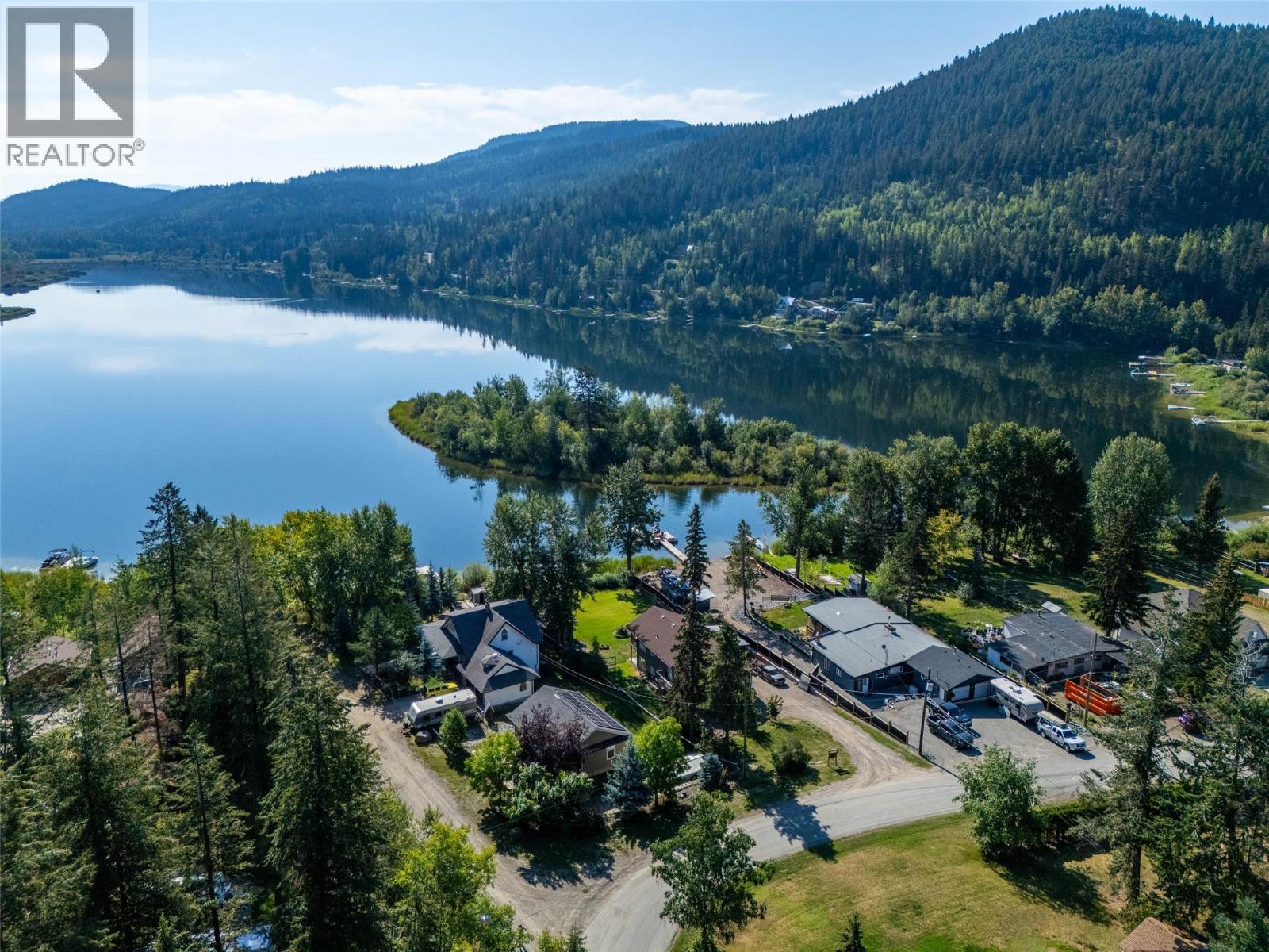 3060 MAQUINNA Road, Kamloops