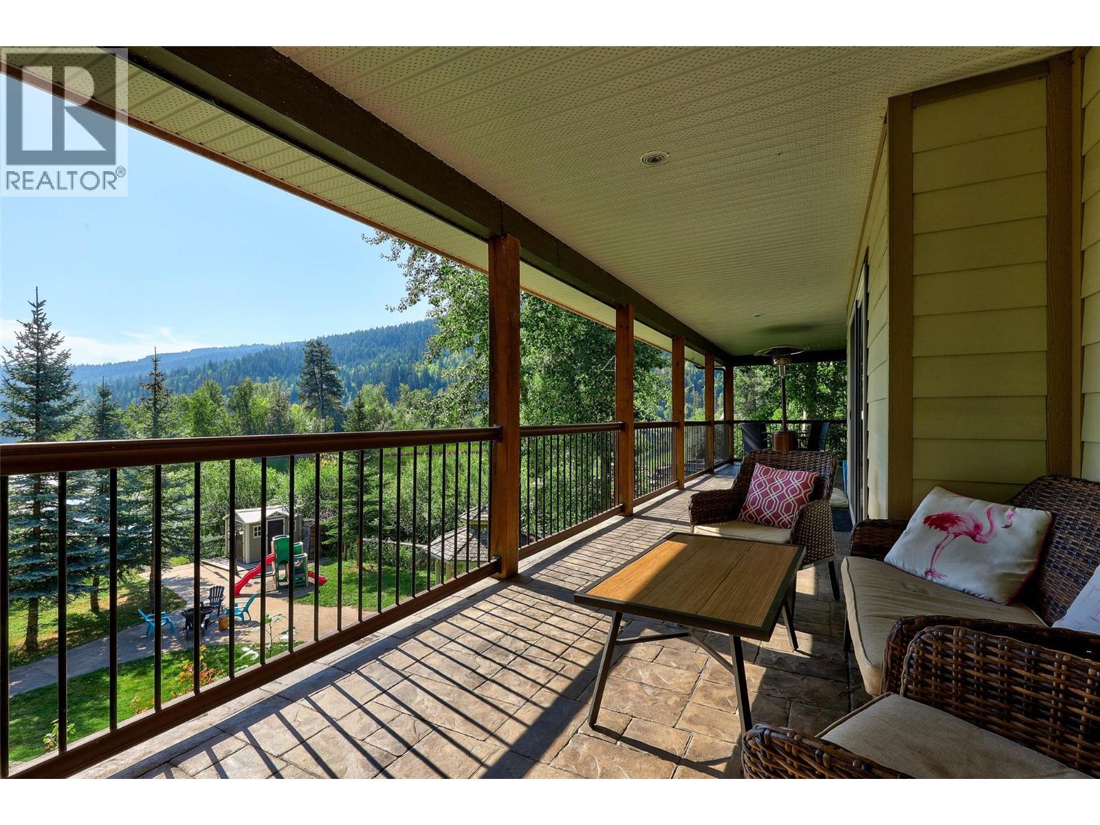 3060 MAQUINNA Road, Kamloops