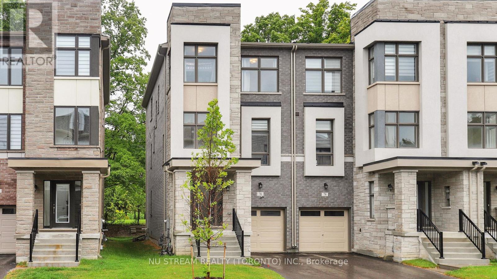 Photo 1 of 76 Puisaya Drive, Richmond Hill ON