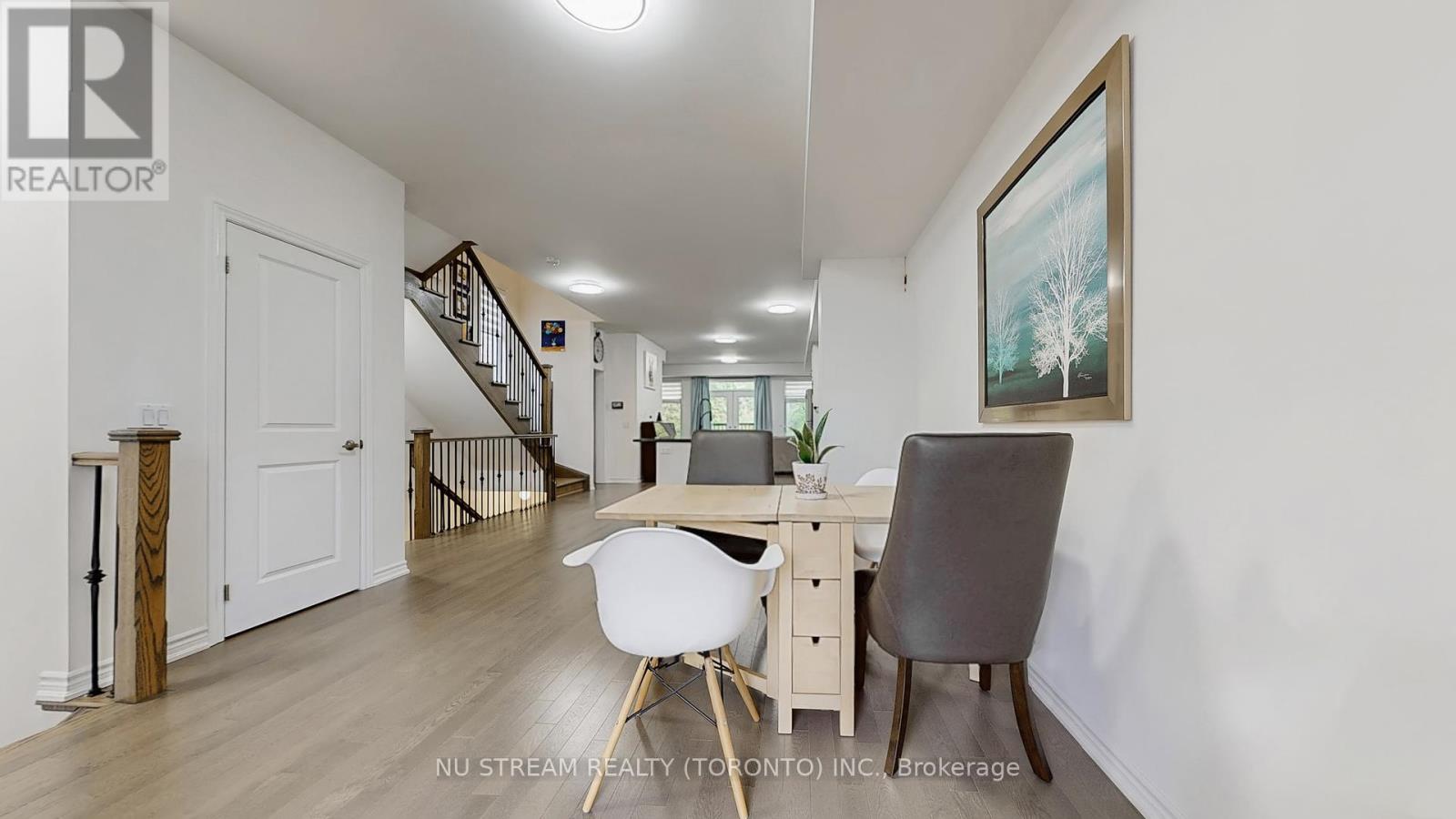 Photo 14 of 76 Puisaya Drive, Richmond Hill ON