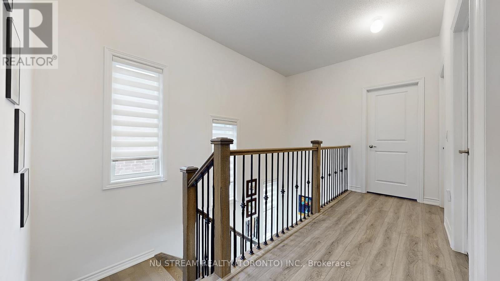Photo 18 of 76 Puisaya Drive, Richmond Hill ON