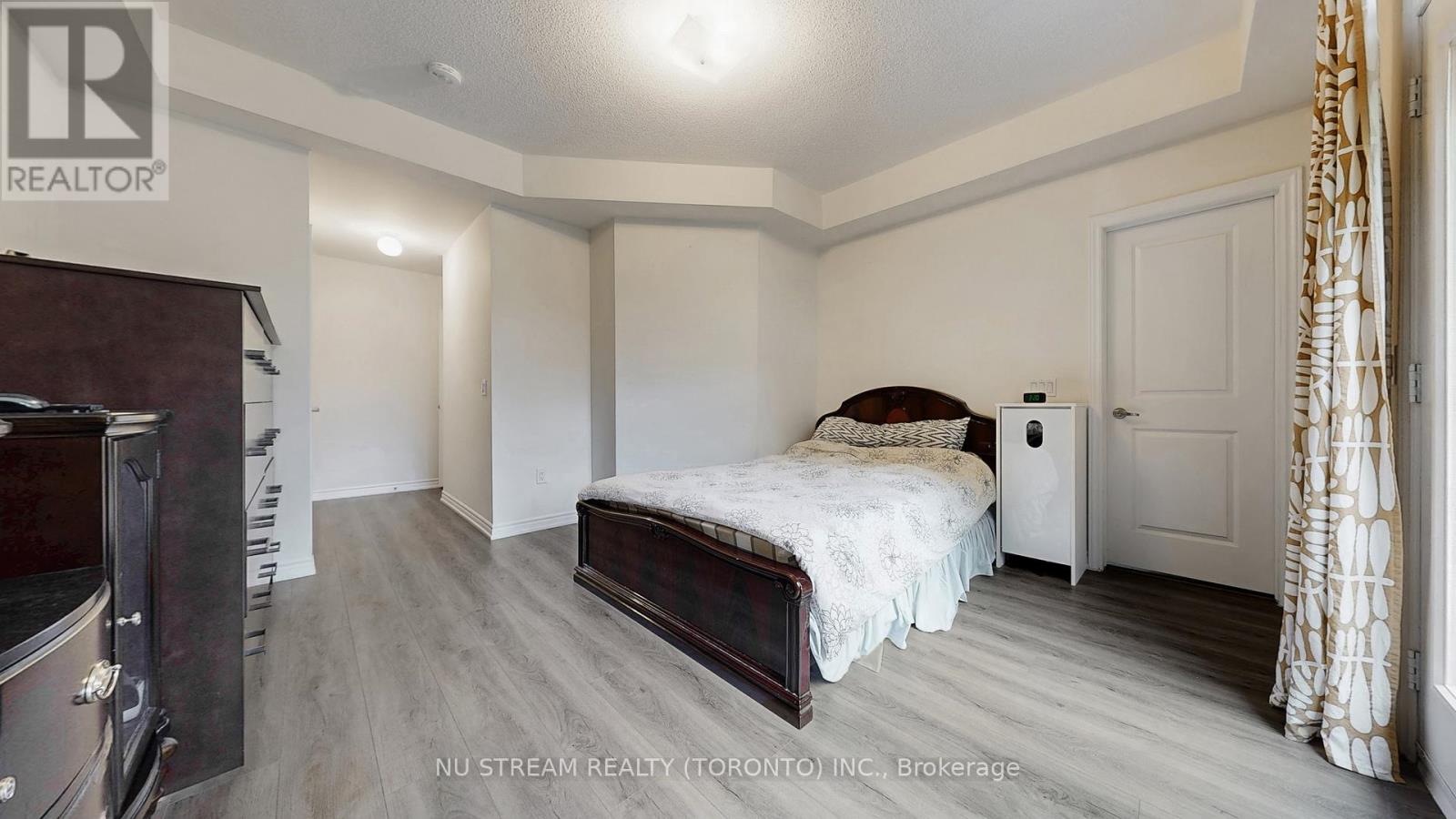 Photo 20 of 76 Puisaya Drive, Richmond Hill ON
