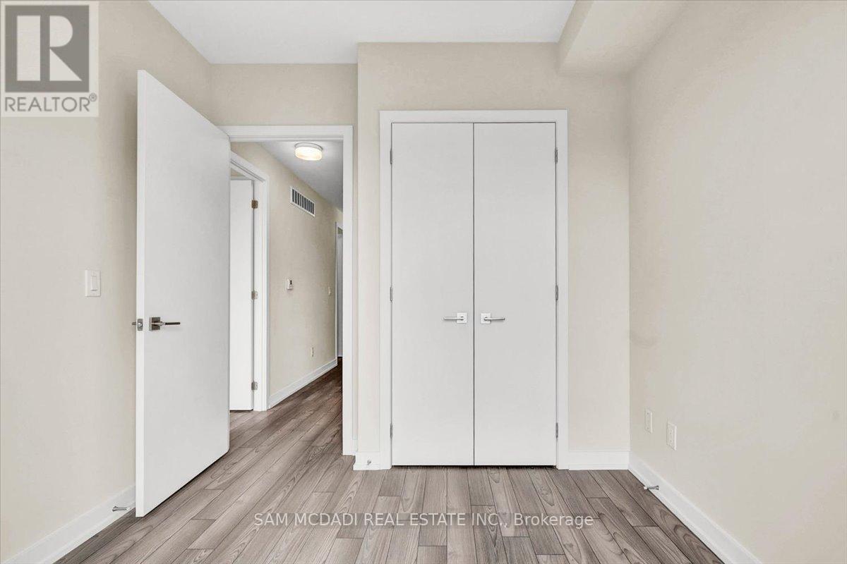 Photo 10 of C 301 6 Red Squirrel Lane, Richmond Hill ON