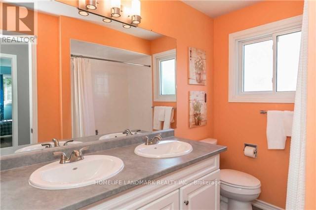 Photo 6 of Main 874 Sparrow Road, Newmarket ON