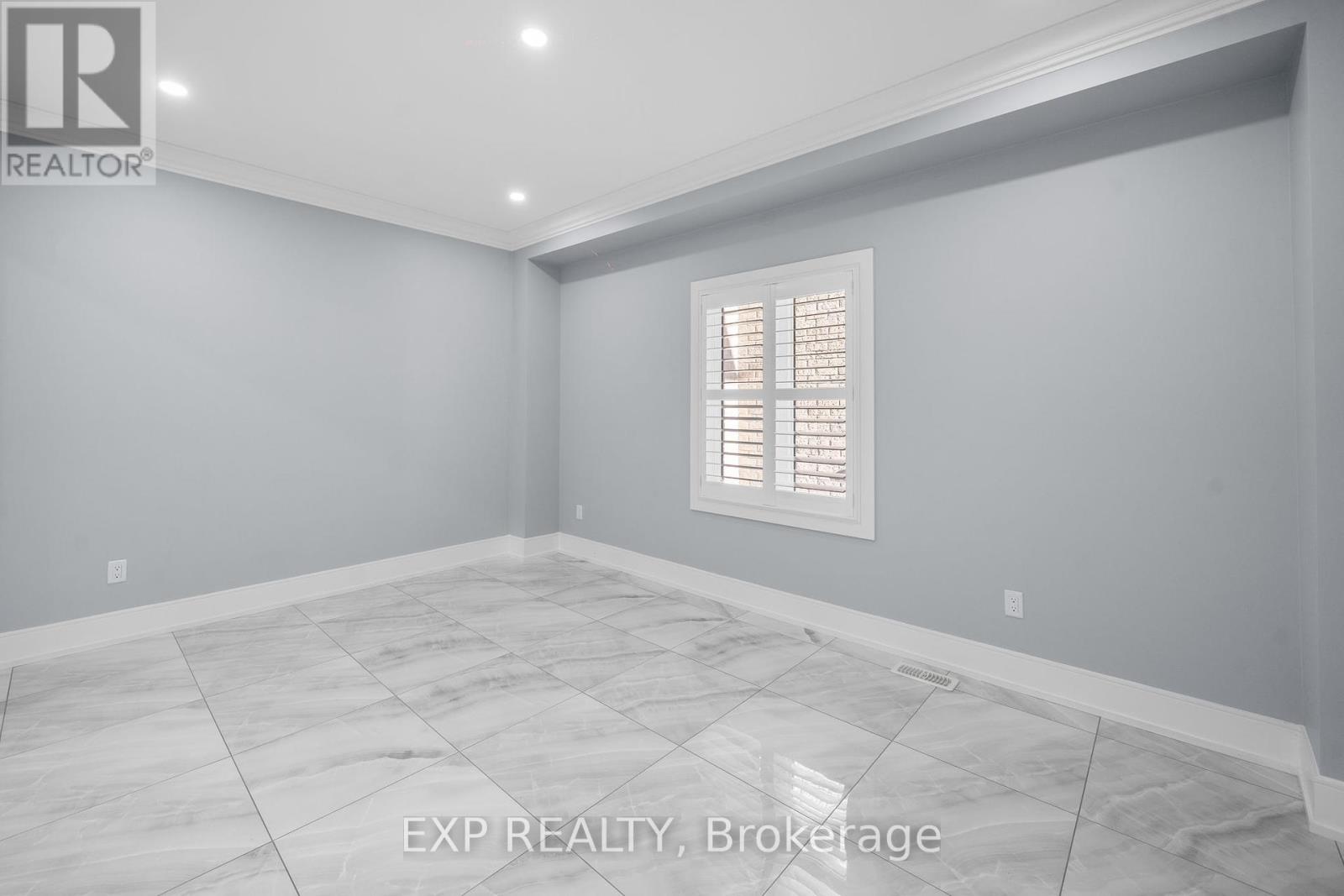 Photo 12 of 35 Tyndall Drive, Bradford West Gwillimbury ON