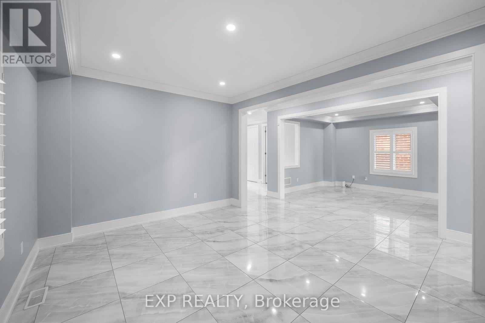 Photo 13 of 35 Tyndall Drive, Bradford West Gwillimbury ON
