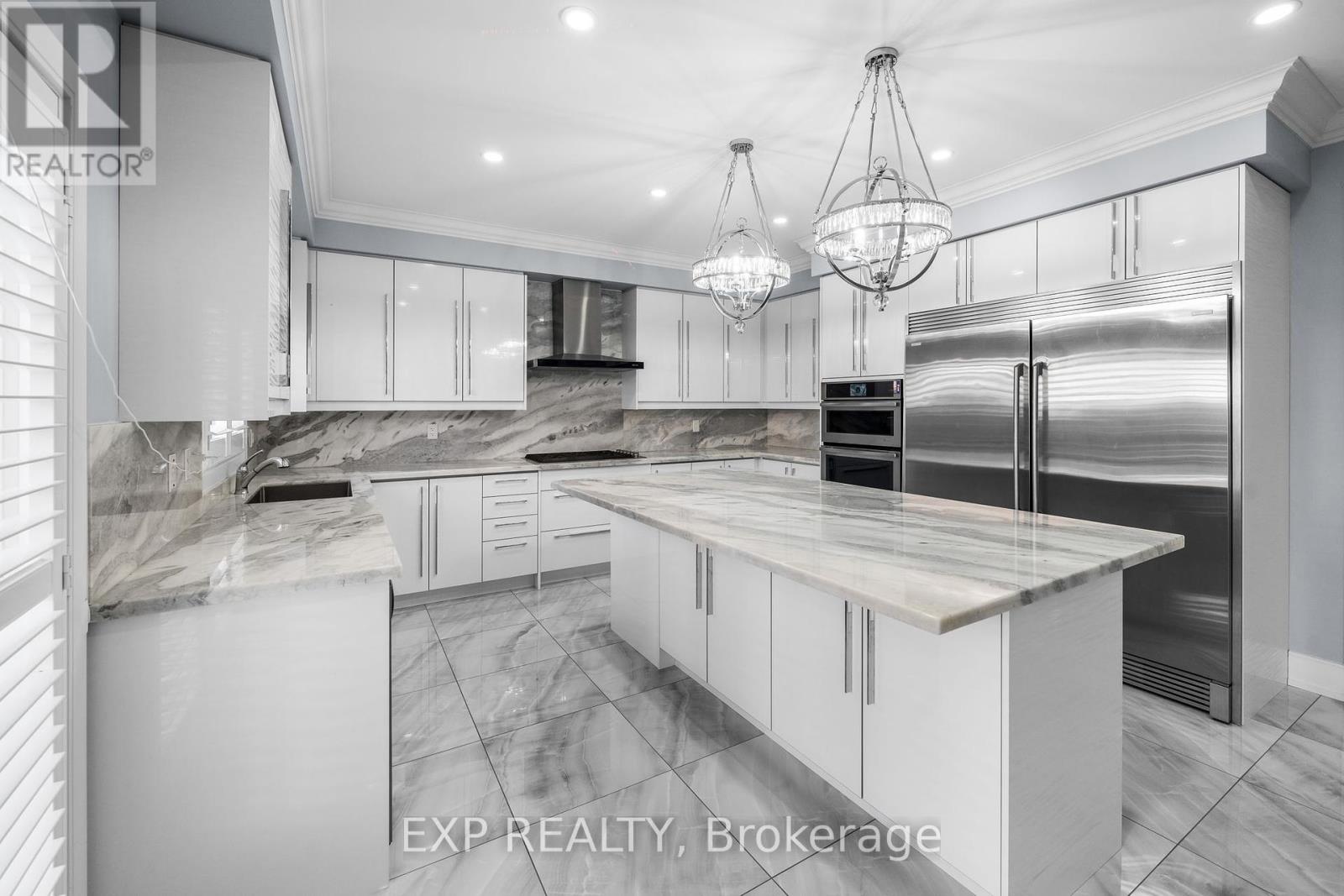 Photo 17 of 35 Tyndall Drive, Bradford West Gwillimbury ON