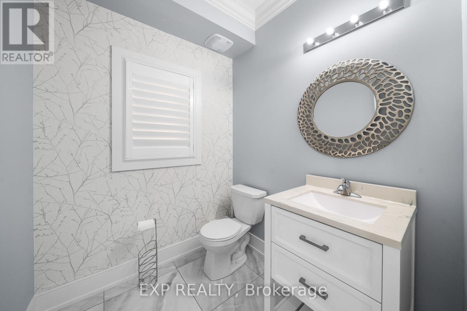 Photo 18 of 35 Tyndall Drive, Bradford West Gwillimbury ON