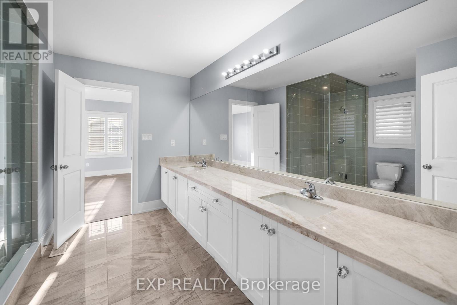 Photo 25 of 35 Tyndall Drive, Bradford West Gwillimbury ON