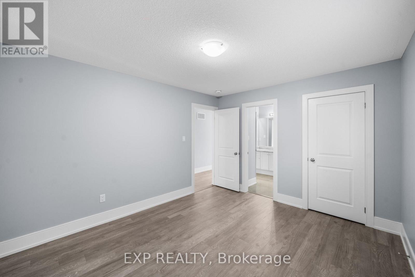 Photo 28 of 35 Tyndall Drive, Bradford West Gwillimbury ON