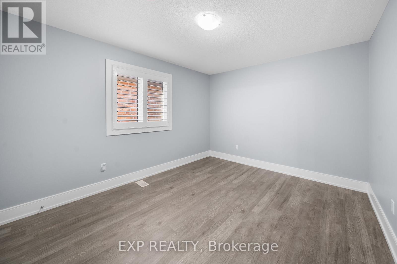 Photo 29 of 35 Tyndall Drive, Bradford West Gwillimbury ON