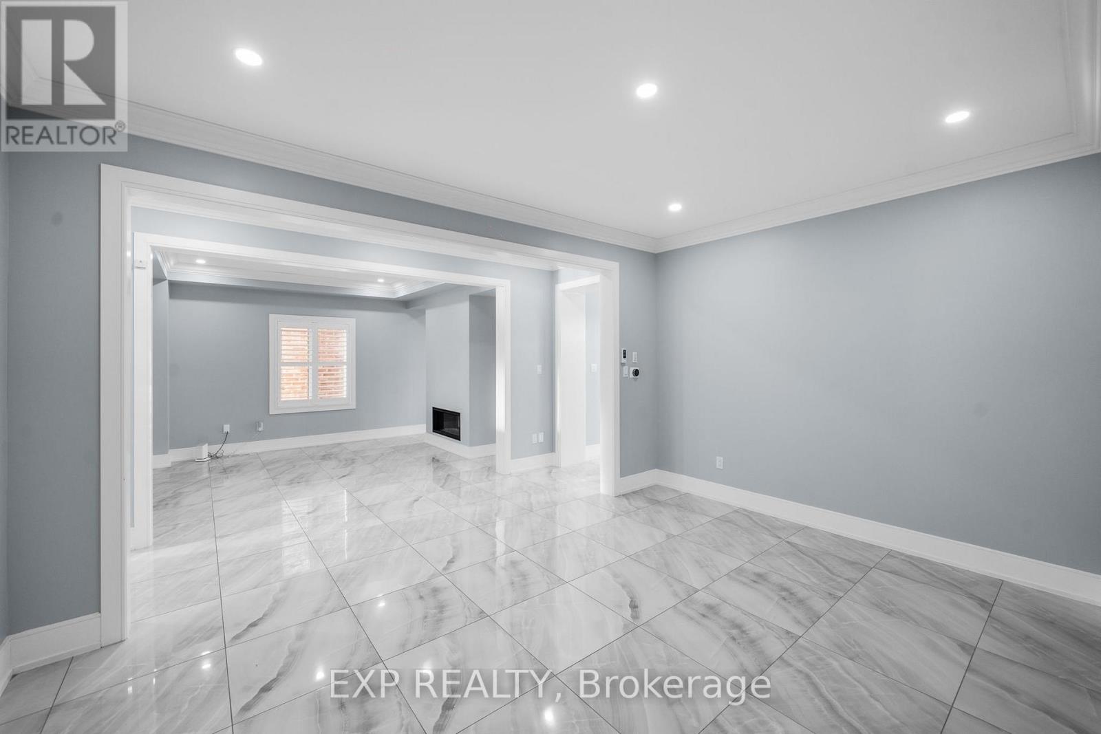 Photo 9 of 35 Tyndall Drive, Bradford West Gwillimbury ON