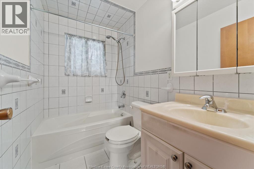 Photo 20 of 70 Pulford Street, Kingsville ON