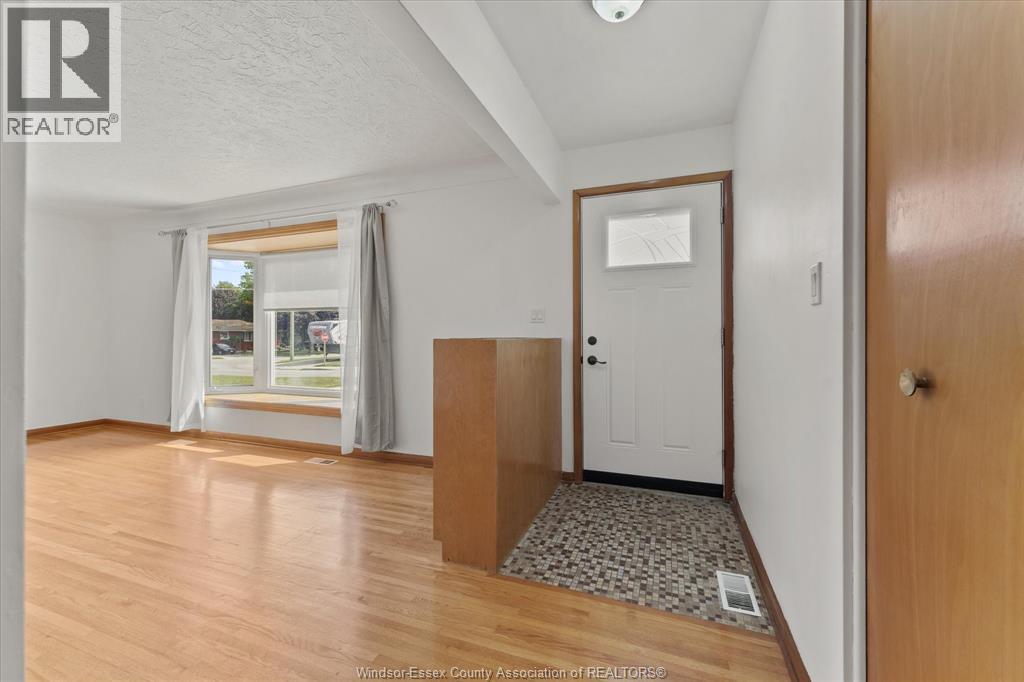 Photo 6 of 70 Pulford Street, Kingsville ON