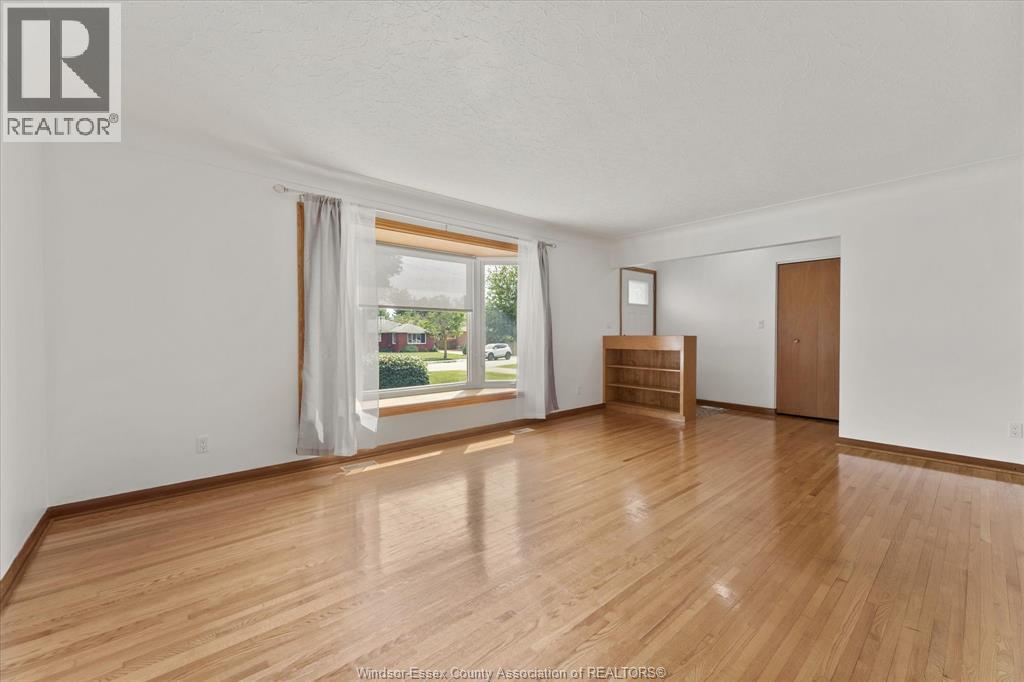 Photo 9 of 70 Pulford Street, Kingsville ON