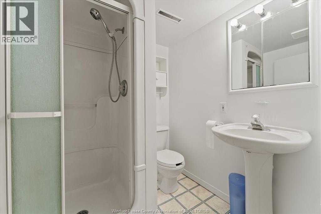 Photo 26 of 70 Pulford Street, Kingsville ON