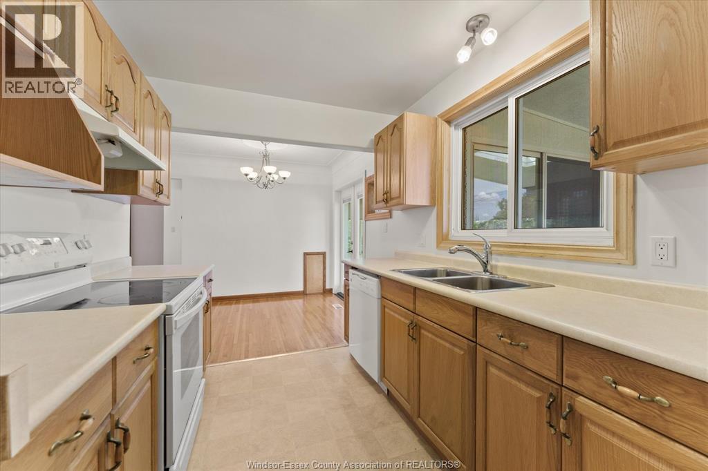 Photo 15 of 70 Pulford Street, Kingsville ON