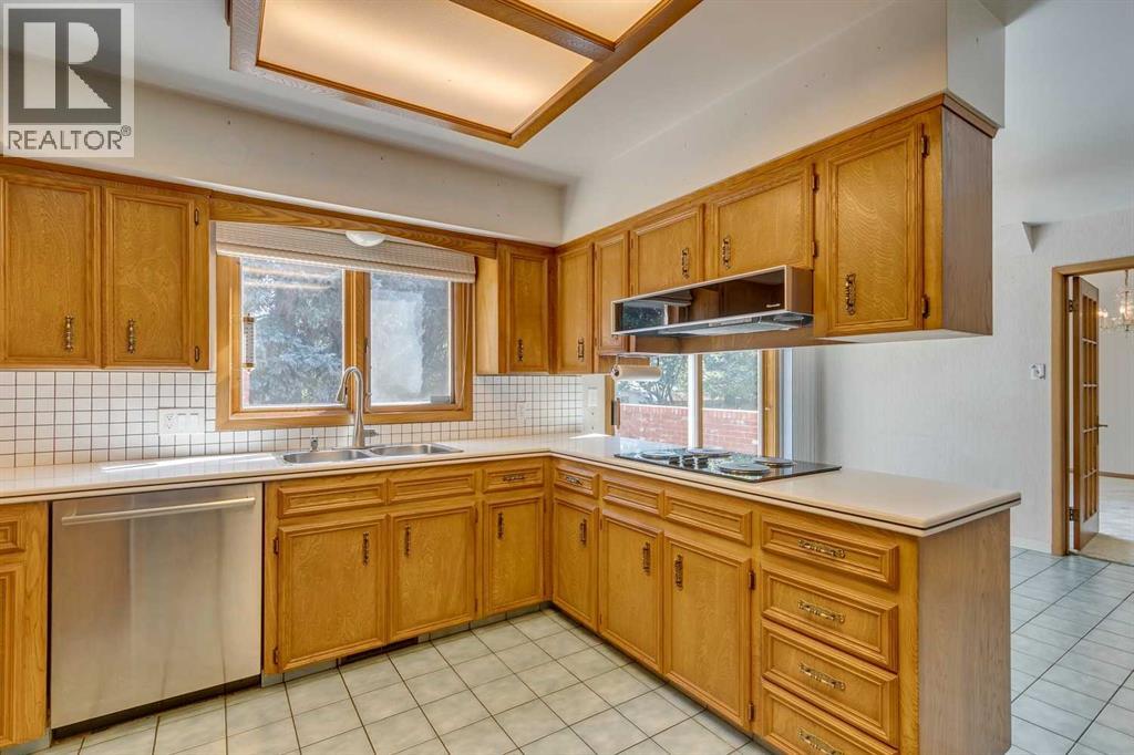 Photo 16 of 924 Kerfoot Crescent Sw, Calgary AB