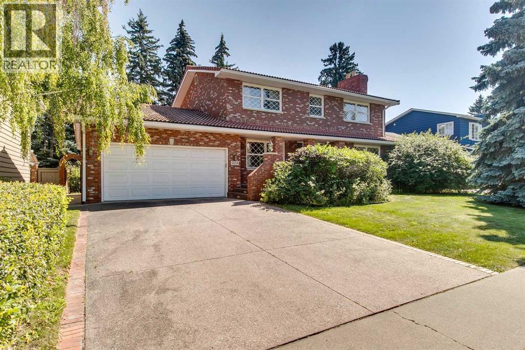 Photo 2 of 924 Kerfoot Crescent Sw, Calgary AB