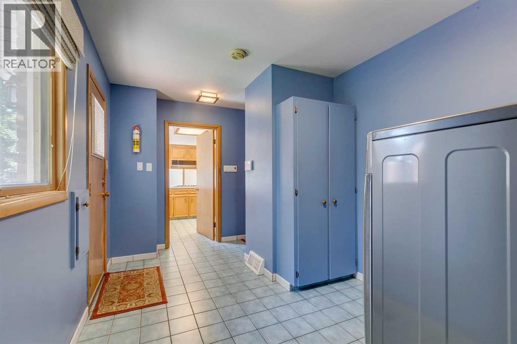 Photo 18 of 924 Kerfoot Crescent Sw, Calgary AB