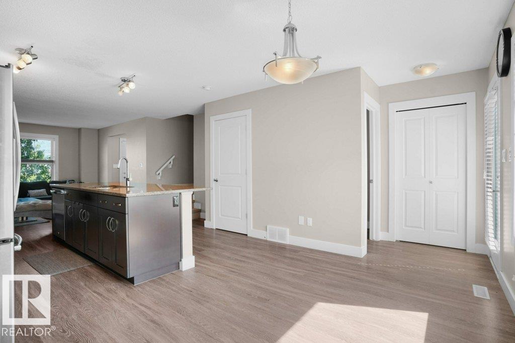 Photo 12 of 5217 Chappelle Rd Sw, Edmonton AB