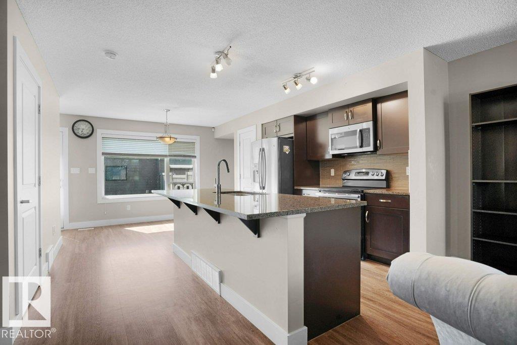 Photo 10 of 5217 Chappelle Rd Sw, Edmonton AB