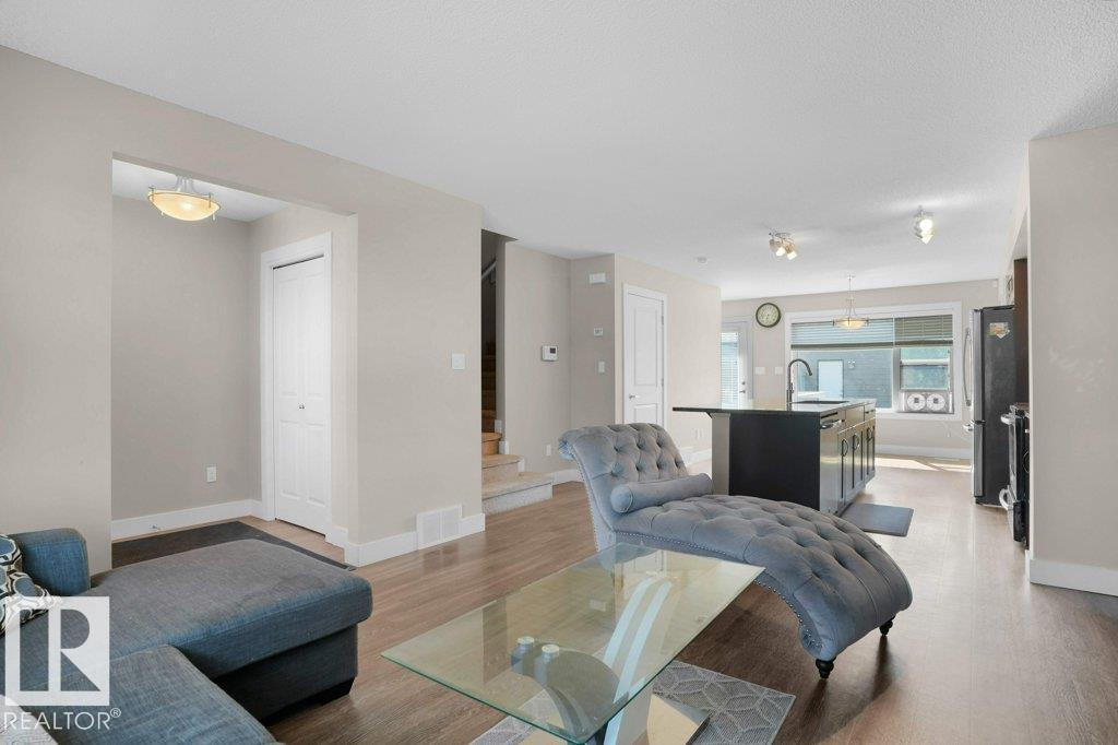 Photo 8 of 5217 Chappelle Rd Sw, Edmonton AB