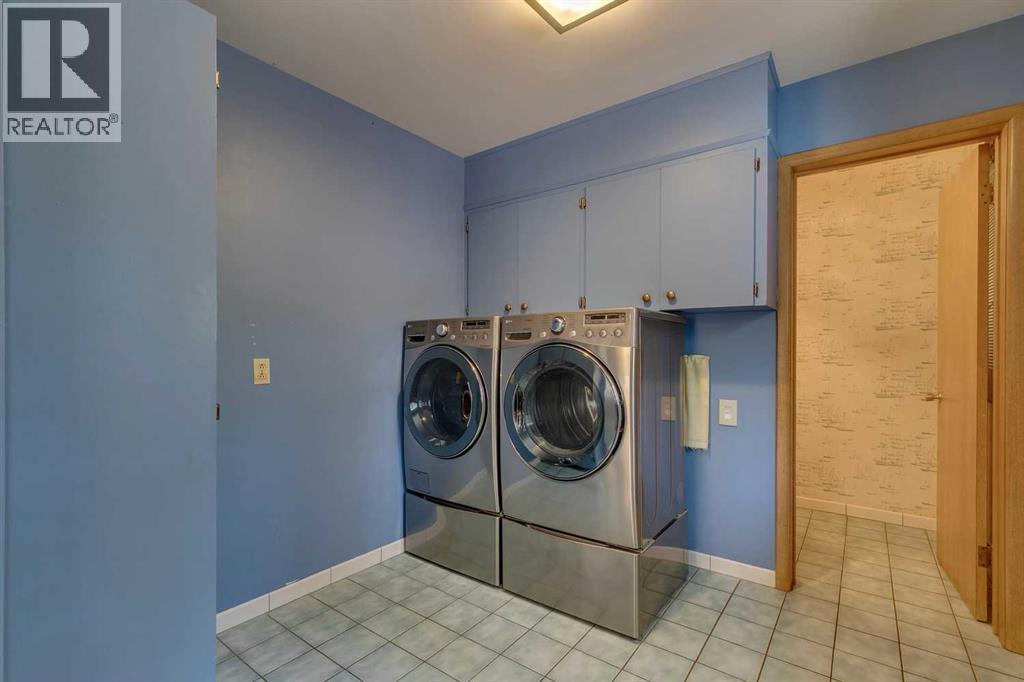 Photo 17 of 924 Kerfoot Crescent Sw, Calgary AB