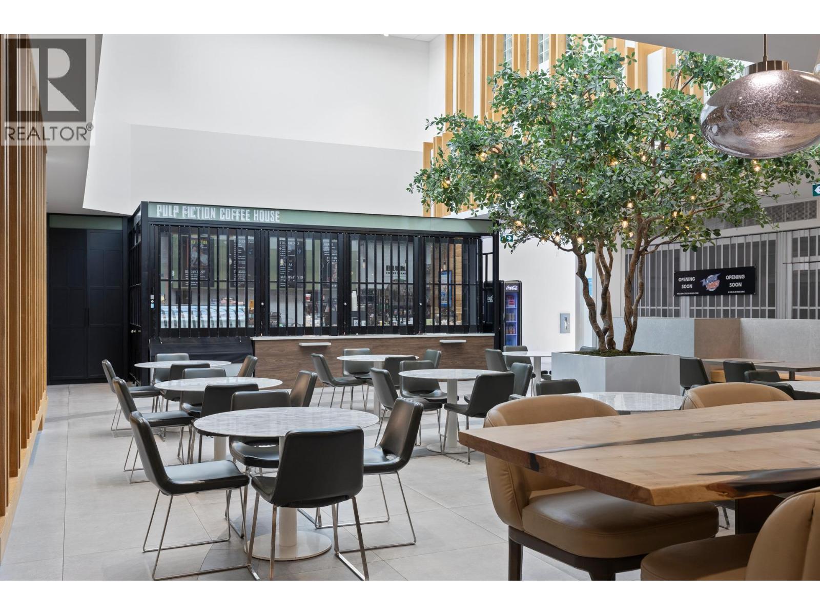 14 565 Bernard Avenue, Kelowna