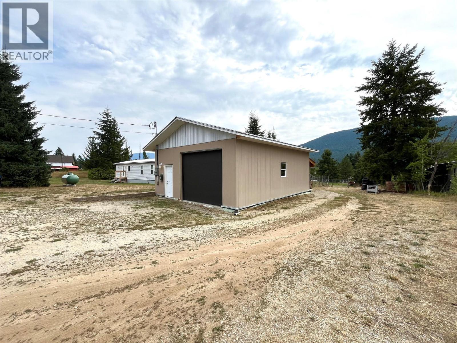 Photo 23 of 3754 Krestova Road, Crescent Valley BC