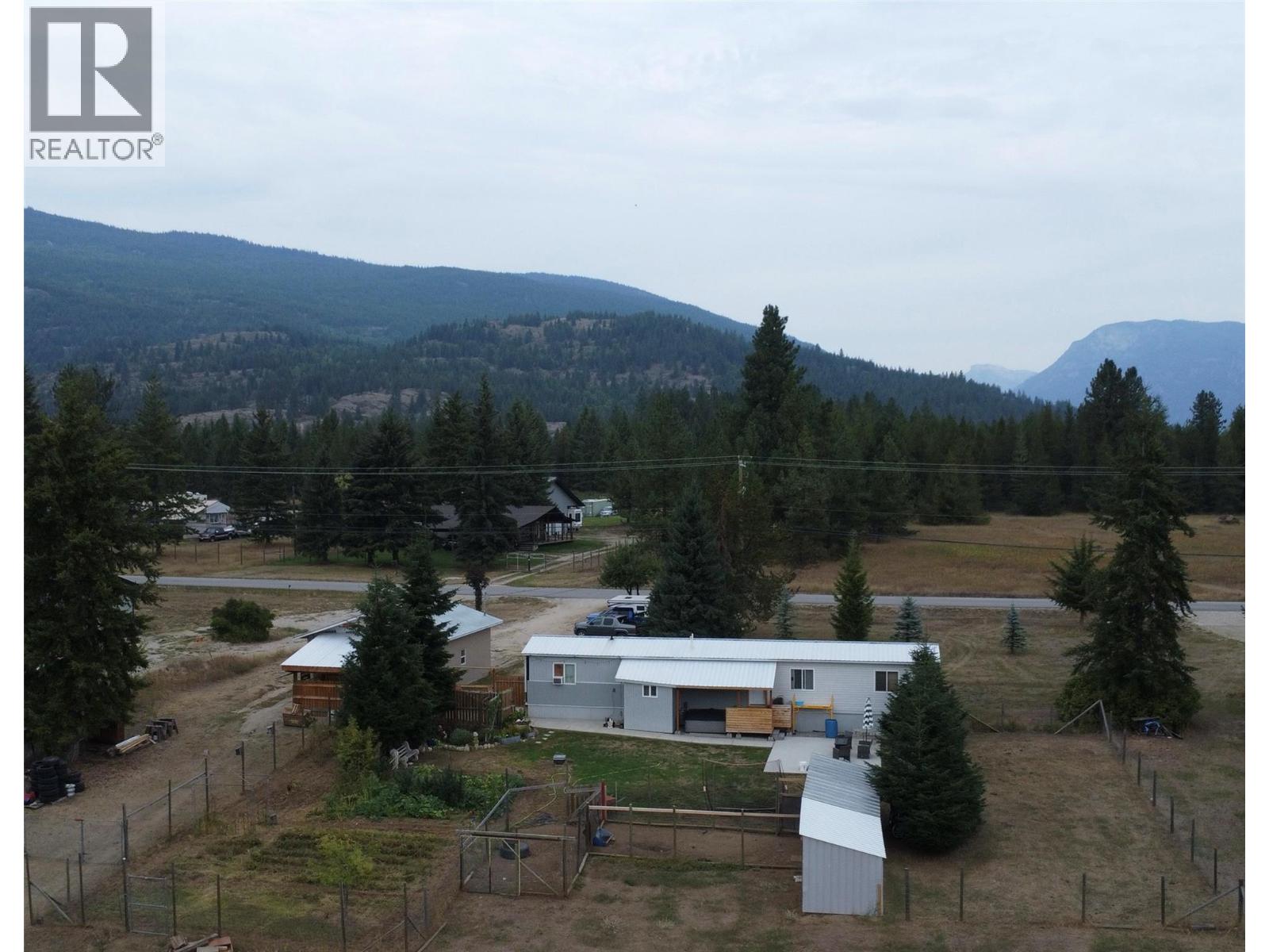 Photo 38 of 3754 Krestova Road, Crescent Valley BC