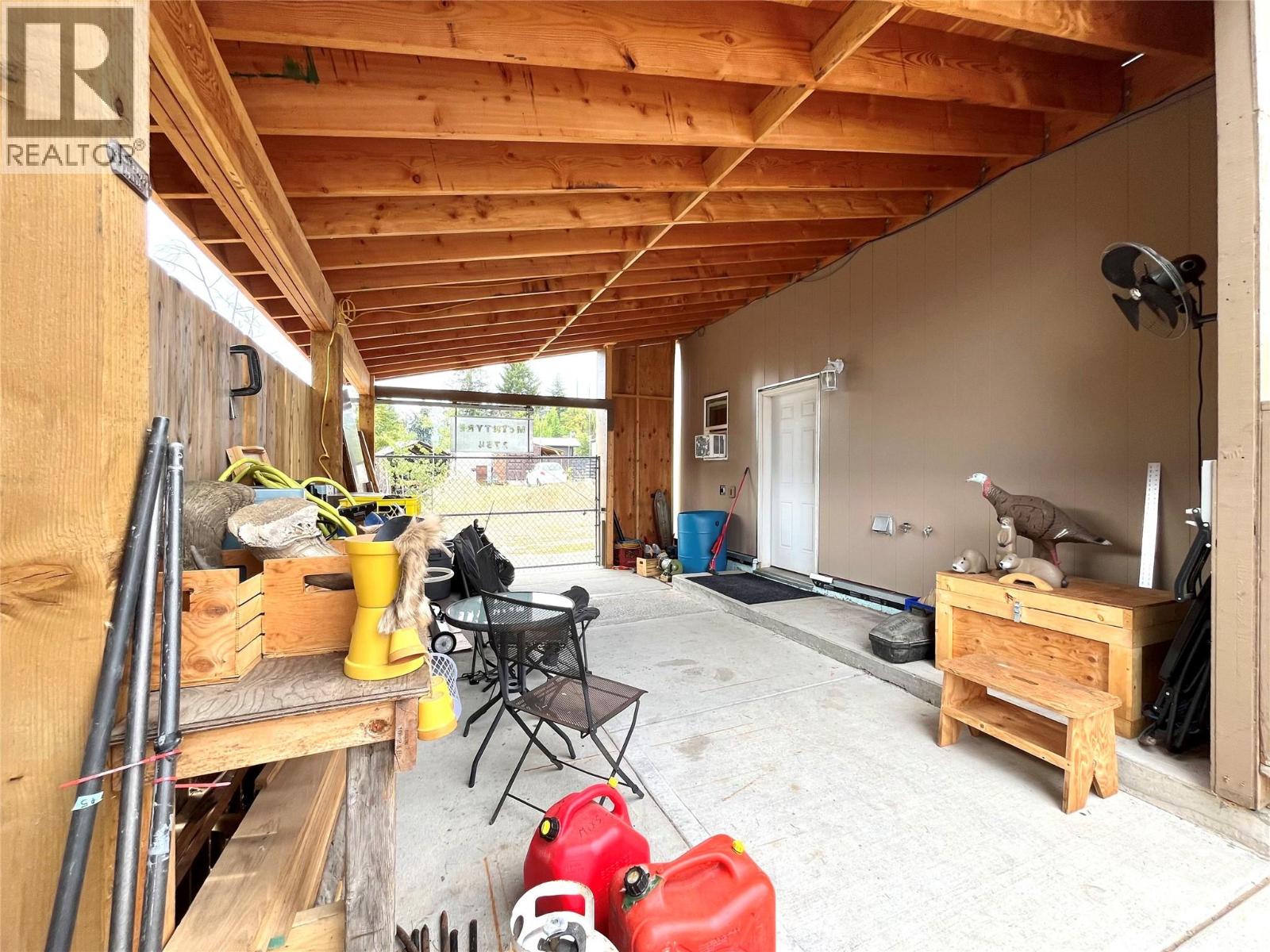 Photo 24 of 3754 Krestova Road, Crescent Valley BC