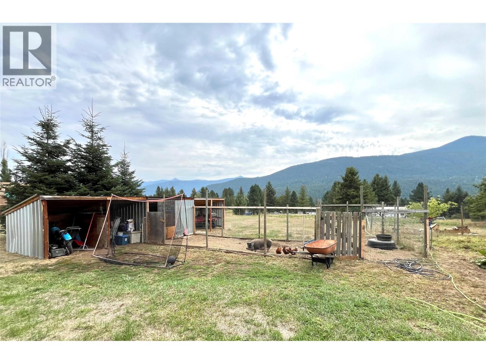 Photo 32 of 3754 Krestova Road, Crescent Valley BC