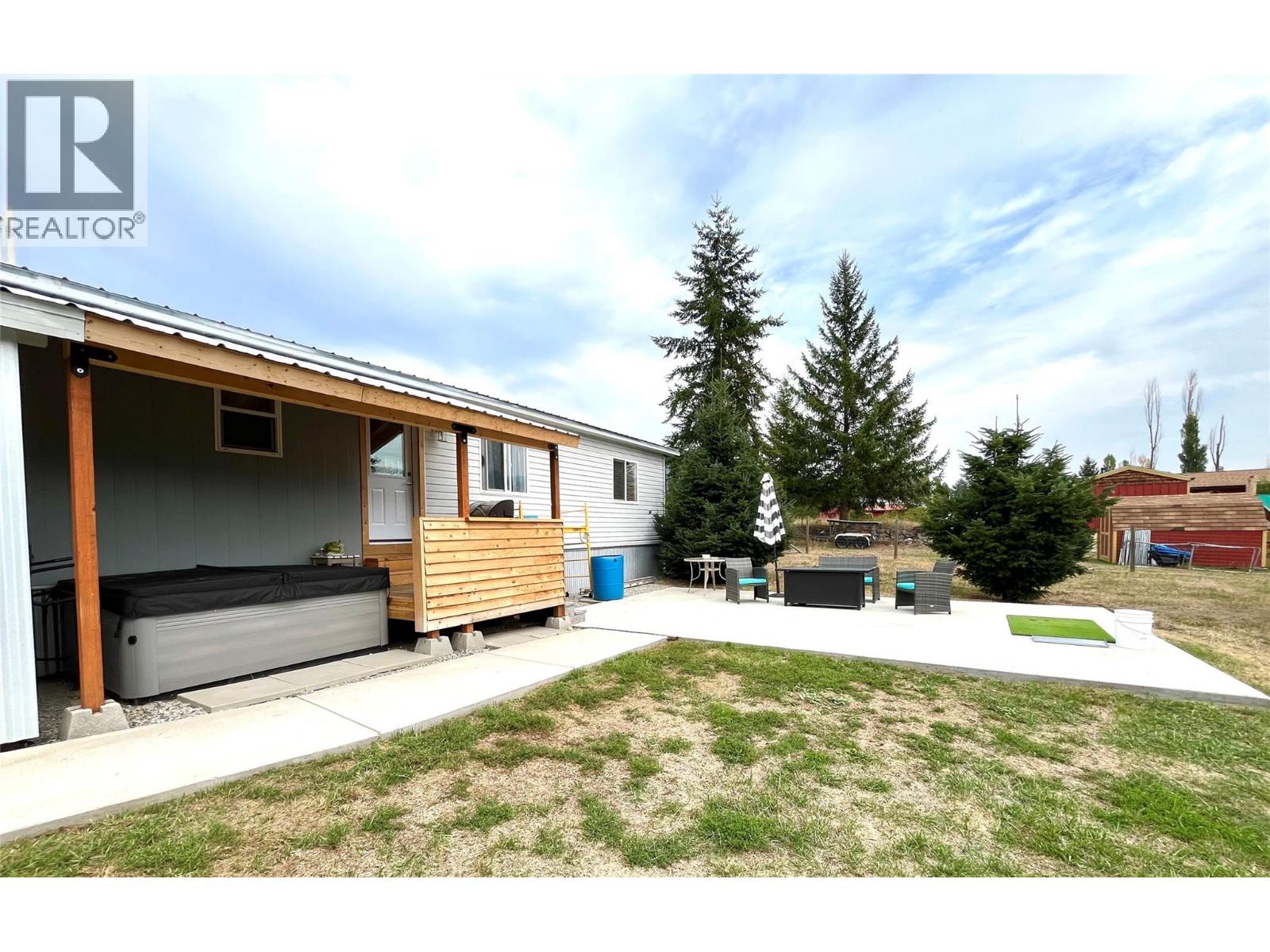 Photo 7 of 3754 Krestova Road, Crescent Valley BC
