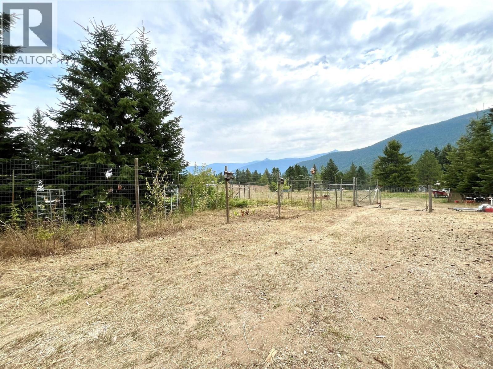 Photo 37 of 3754 Krestova Road, Crescent Valley BC
