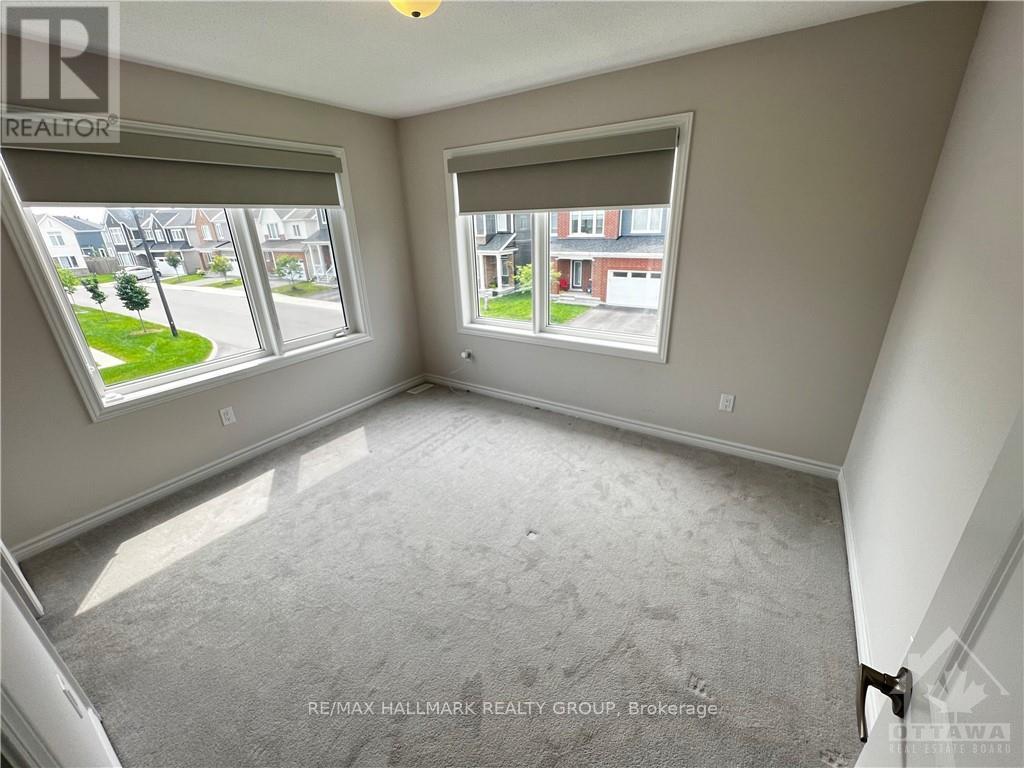 Photo 12 of 616 Sandillon Place, Ottawa ON