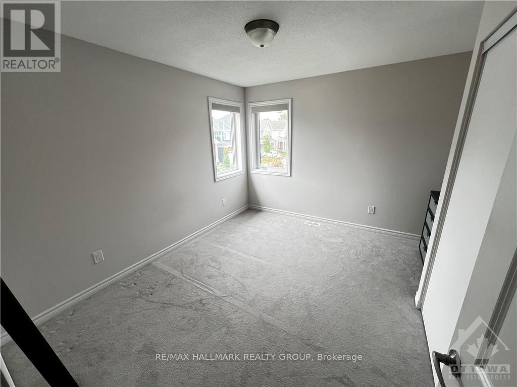 Photo 13 of 616 Sandillon Place, Ottawa ON