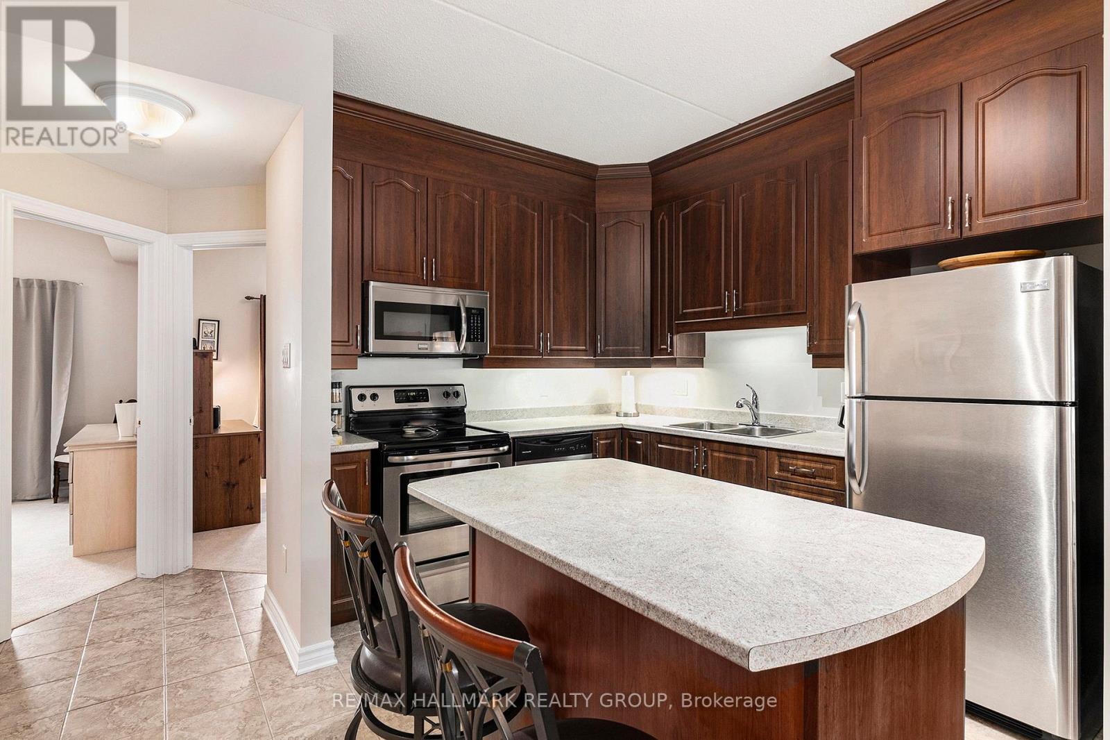 Photo 9 of 404 201 Eliot Drive, Clarencerockland ON