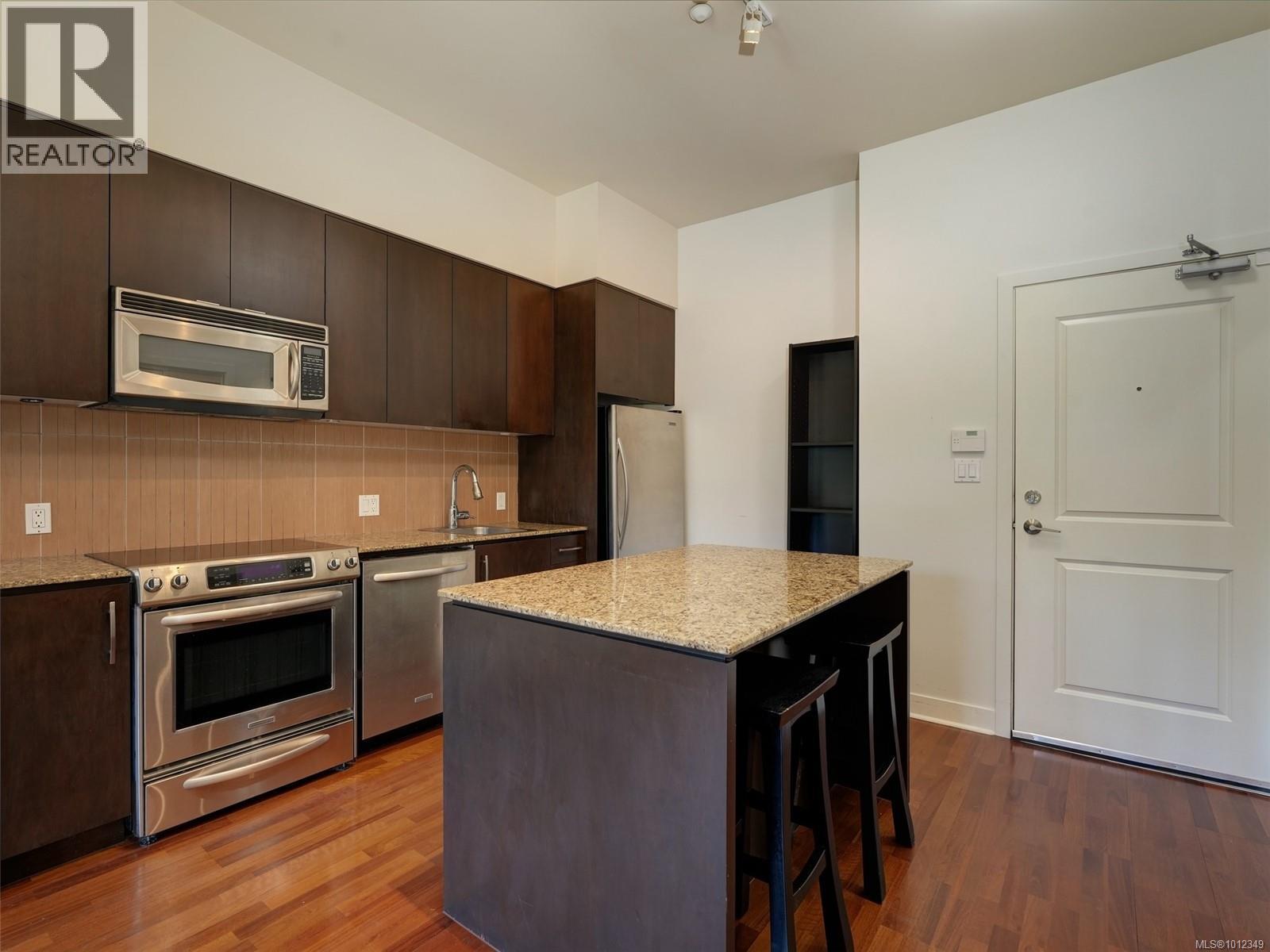 Photo 9 of 404 1375 Bear Mountain Pkwy, Langford BC