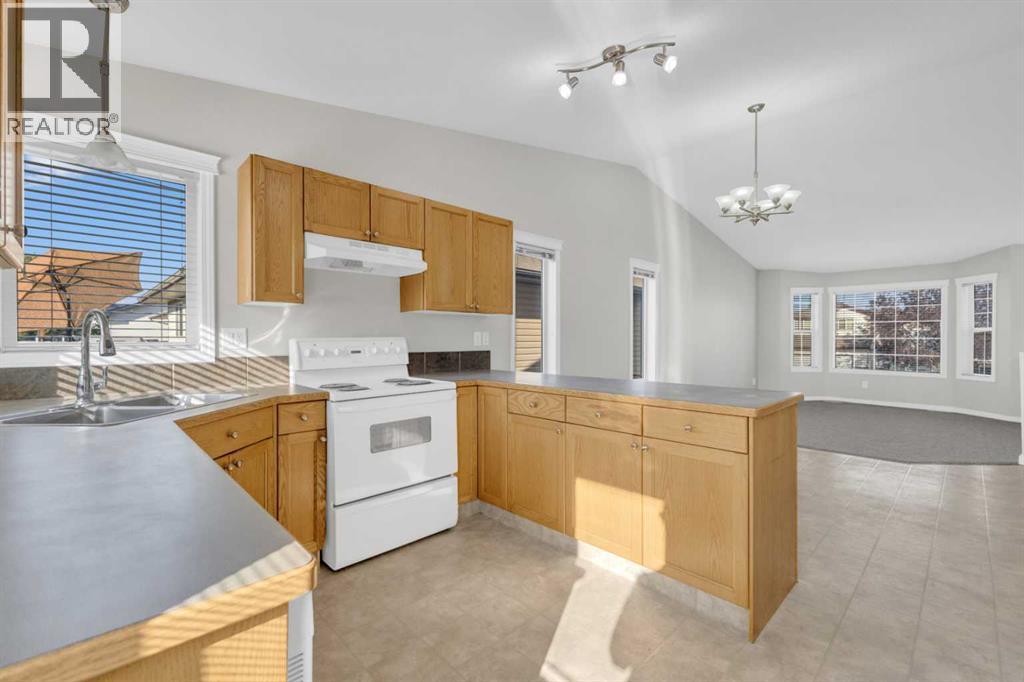 Photo 10 of 7 Firdale Close, Sylvan Lake AB